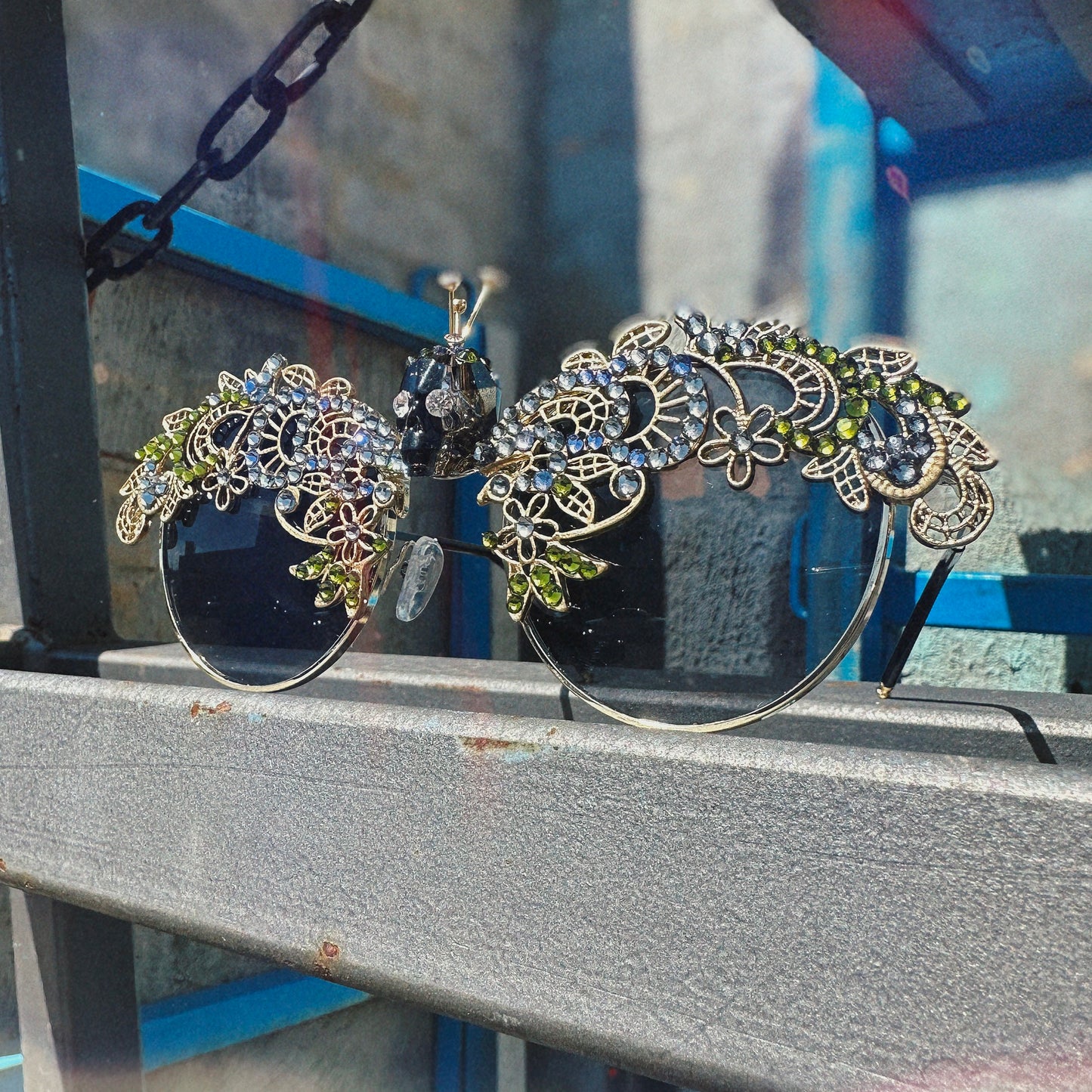 The ZILANT Embellished Sunglasses